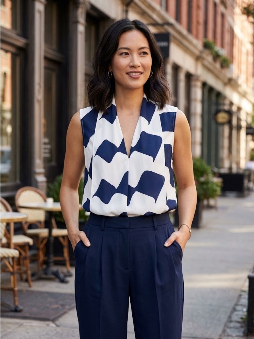 Victoria Beckham Silk Sleeveless Geometric Pattern Blouse Navy White size 6